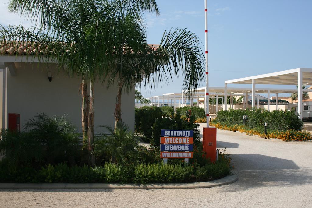 Camping Luminoso Punta Braccetto Ngoại thất bức ảnh